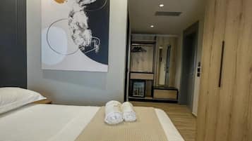 Deluxe kamer | Een bureau, geluiddichte muren, gratis wifi, beddengoed