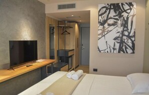 デラックス ルーム | デスク、防音設備、WiFi (無料)、ベッドシーツ