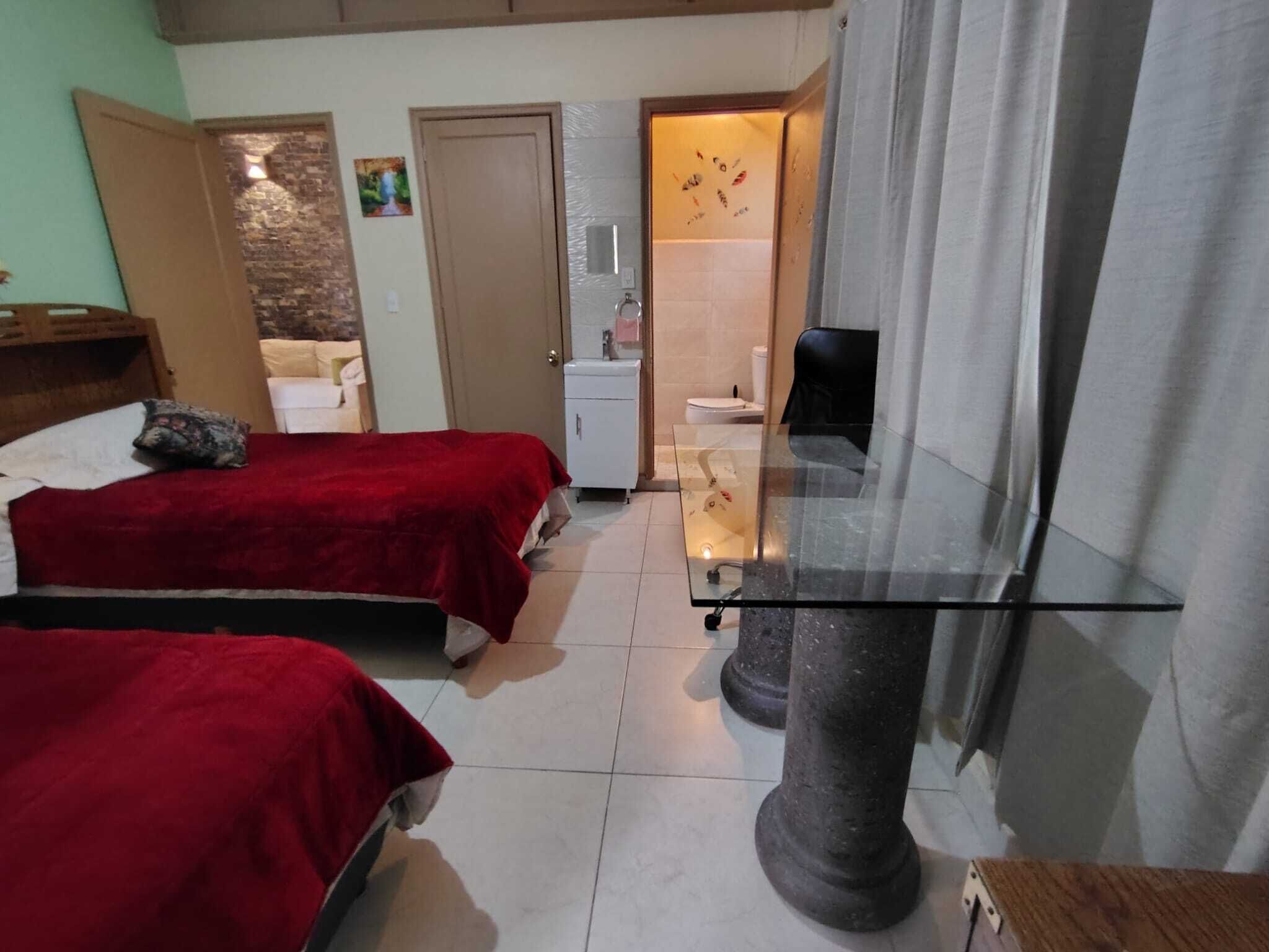 2 chambres, bureau, fer et planche à repasser, Wi-Fi gratuit
