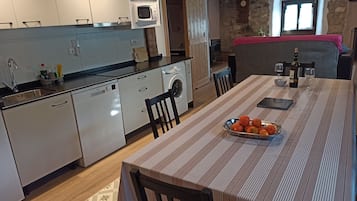 Casa, 2 habitaciones | Cocina privada