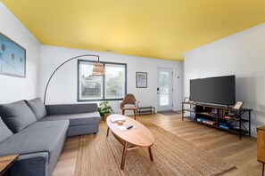 Smart TV, books, music library, stereo