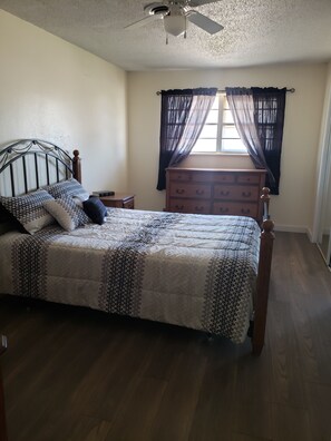4 bedrooms, free WiFi, bed sheets