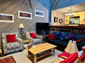 Una Smart TV, una chimenea