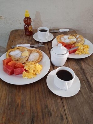 Café da manhã grátis todos os dias