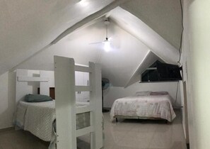 4 bedrooms, iron/ironing board, WiFi, bed sheets - Casa Muruci (Vargem Grande Rio de Janeiro)