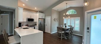 Abacoa/Alton area Heated Pool/Spa Luxury 4Bed Home