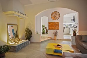 TV connectée, cheminée, baby-foot