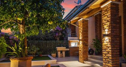 A 10 minute walk from the historic center or the beach.