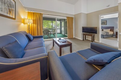 Windjammer Villas Condo in Fairfield Harbour-recreational amenities included!