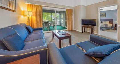 Family-Friendly Lake Condo with Jacuzzi & Resort Fun