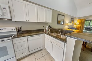 Mikrobølgeovn og oppvaskmaskin