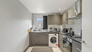 Apartment | Private kitchen | Fridge, microwave, oven, stovetop