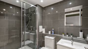 Apartment | Bathroom