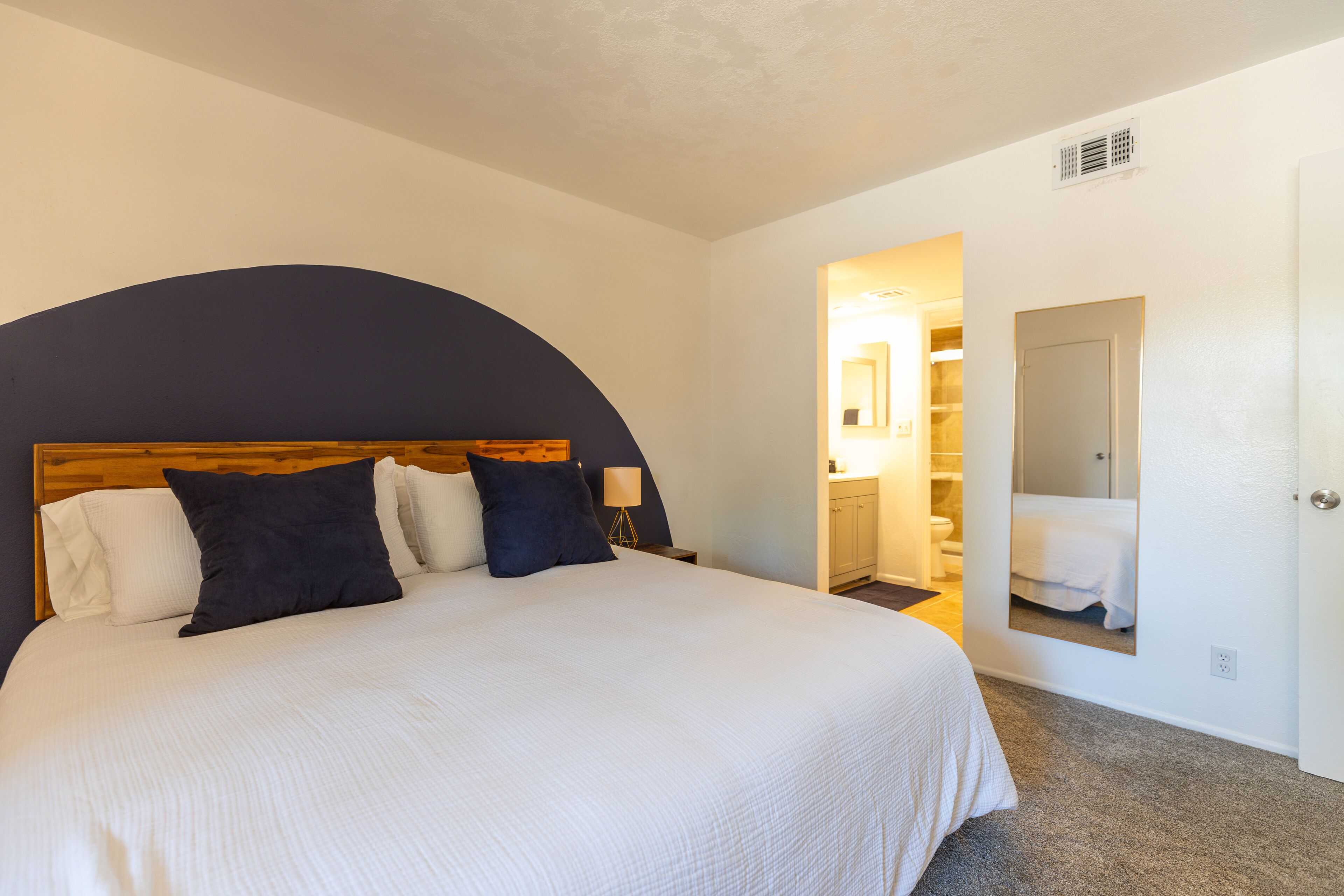 2 slaapkamers, een strijkplank/strijkijzer, wifi, beddengoed