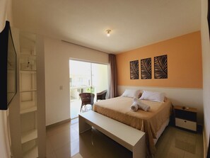 3 bedrooms, blackout drapes, iron/ironing board, free WiFi