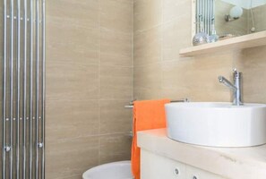 Douche, bidet