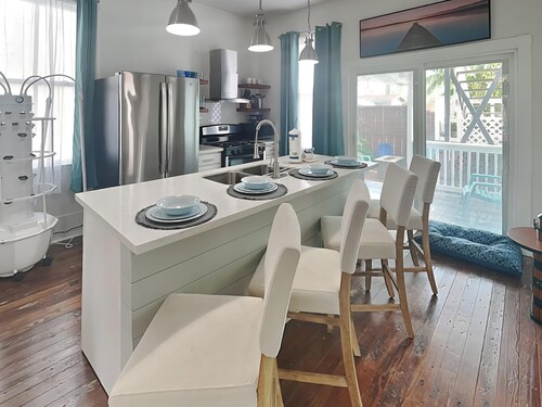 Grace of Galveston by Ryson Vacation Rentals