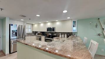 Condo (2 Bedrooms) | Servicio de la propiedad
