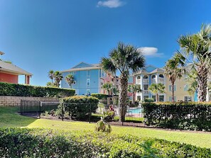 Condo (1 Bedroom) | Property amenity