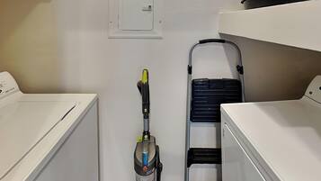 Condo (1 Bedroom) | Property amenity