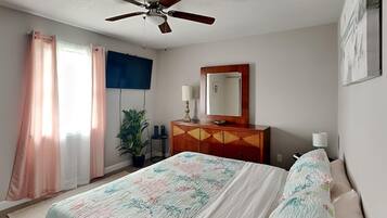 House, Multiple Beds, Balcony, Garden View | 3 bedrooms, individually decorated, individually furnished, free WiFi