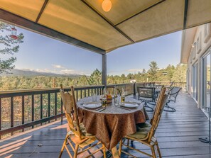 小屋, 多張床, 露台, 山景 | 室外用餐