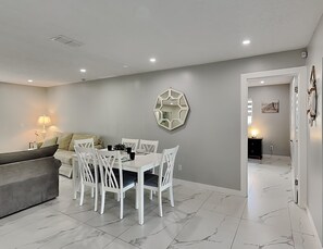 Huis, meerdere bedden, keuken | Dineren