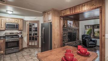 House (4 Bedrooms) | Property amenity