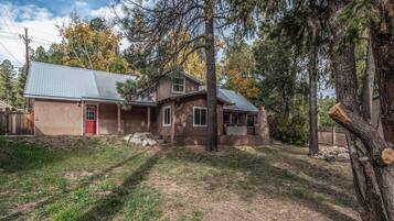 منزل (4 Bedrooms) | وسائل الراحة في المنشأة