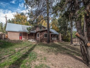 House (4 Bedrooms) | Property amenity - Benji's Canyon by Ruidoso Vacation Rentals (Ruidoso)