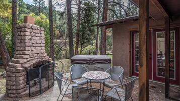 House (4 Bedrooms) | Property amenity