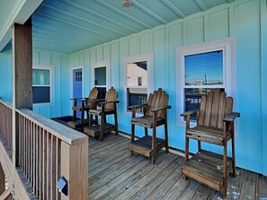 House (3 Bedrooms) | Property amenity - Mambo's Grill by Miss Kitty’s (Rockport)
