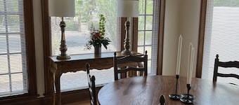 Newly updated charming house with resort-style amenities and centrally located!