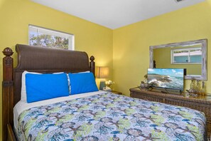 3 bedrooms, desk, iron/ironing board, free WiFi