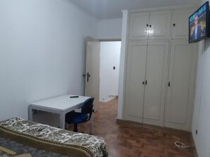 8 Schlafzimmer, Bügeleisen/Bügelbrett, WLAN, Bettwäsche