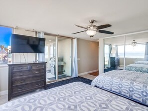 3 habitaciones, tabla de planchar con plancha, wifi y ropa de cama 