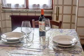 Dining - Il Pontile 4-bedroom apartment with balcony (Marina di Massa)