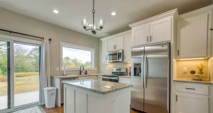 New Build and Modern Retreat near RTJ Golf Course with Game room and bunkbeds