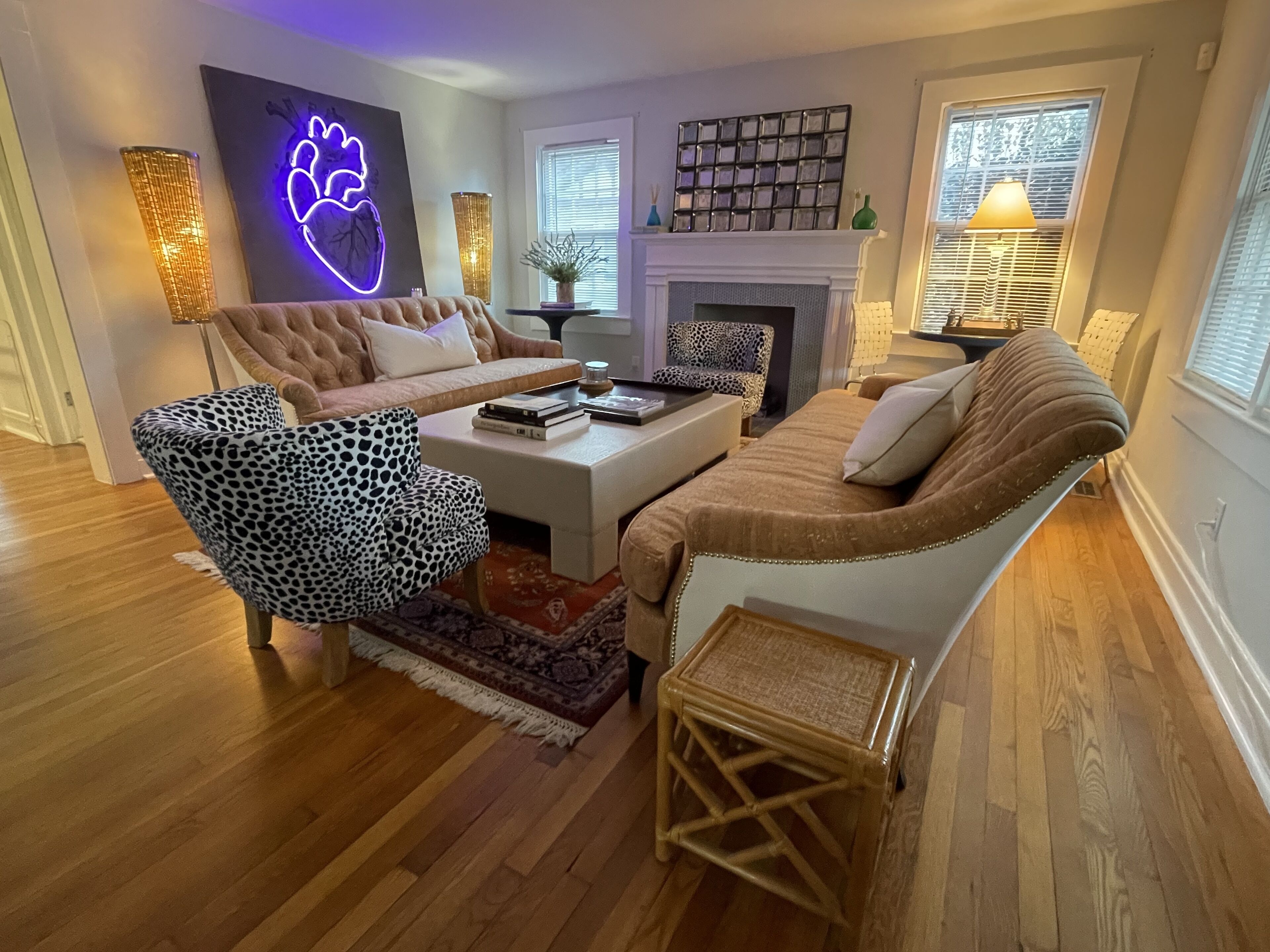 The Purple Heart Cottage on Main Street, Entire Home 2Bl King Primary Rooms