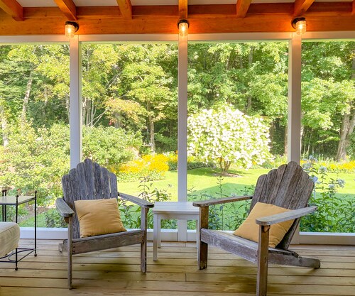 Bright, modern, spacious south end 5-bedroom home
