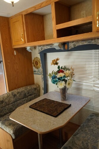 Camper in Dandridge. Close to the Smoky Mountains and Dollywood 