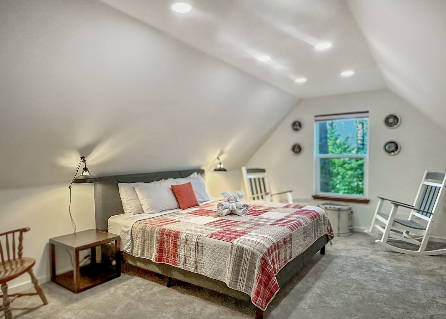 2 habitaciones, tabla de planchar con plancha y wifi gratis 