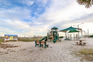 Children's area - Toes in the Sand - Golf Cart | Ocean Lakes (Myrtle Beach)