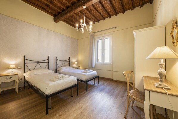 2 bedrooms, desk, iron/ironing board, WiFi