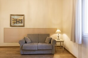 TV - Botticelli apartment in Florence by Mmega (Firenze)