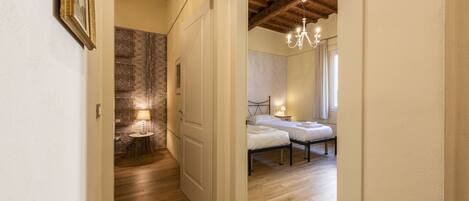 2 bedrooms, desk, iron/ironing board, WiFi