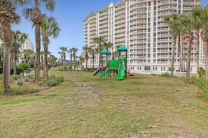 Children’s area - Remodeled Beachfront😎😎 Silver Shells 🦀🦀Incredible 12th Fl View🐠🐠Amenities Galore (Destin)