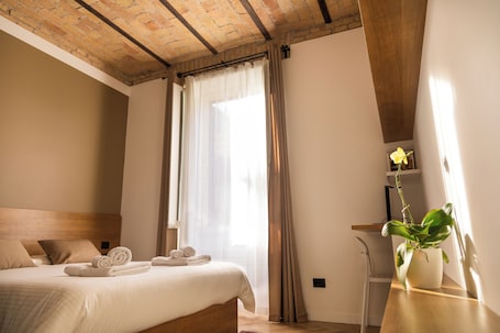 2 bedrooms, free WiFi, bed sheets. Testaccio Boutique Apartment, a design 2-bedroom 2-bathroom flat for 4 people