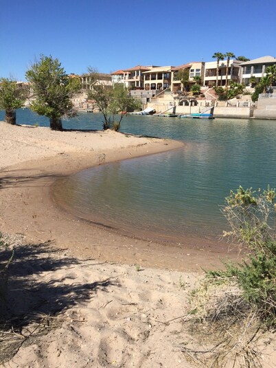 Snowbird Friendly Home in Bullhead City Arizona!!!