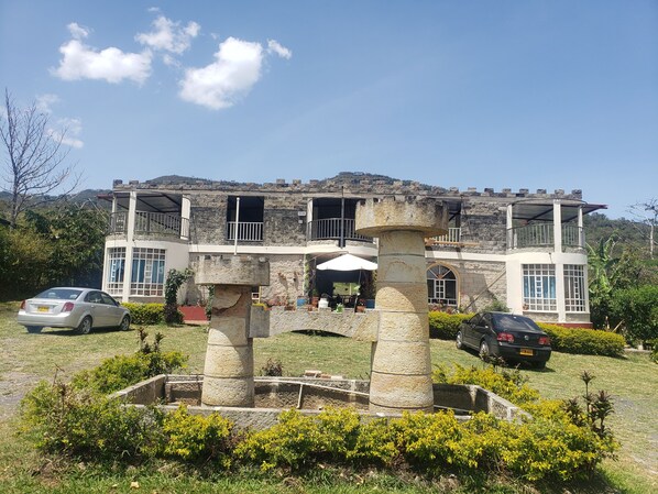 Fachada de la propiedad